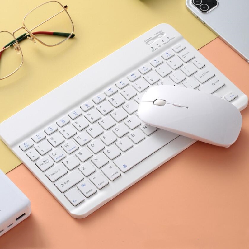 Ultraslank Bluetooth-toetsenbo - Desk Setup Ipad recensie en prijs